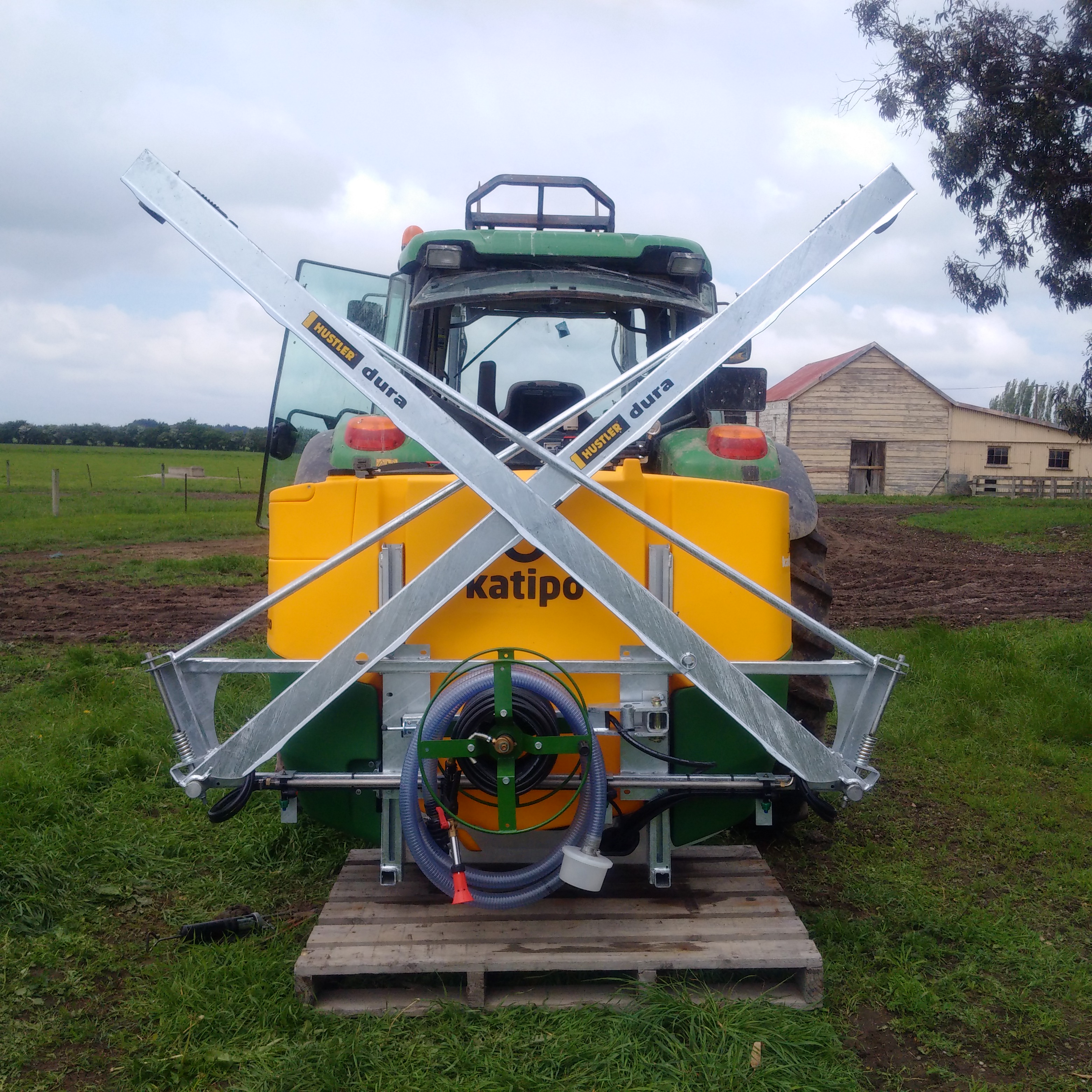 A katipo 890 being delivered to another very happy customer, this time an 890 with 8 metre boom and 50 metre hose reel.jpg